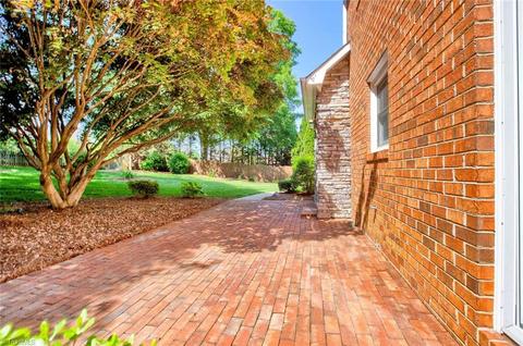 8025 Glengarriff Rd, Clemmons, NC 27012 photo 5