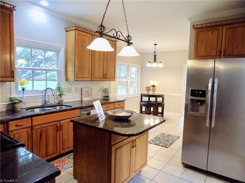 8025 Glengarriff Rd, Clemmons, NC 27012 photo 7