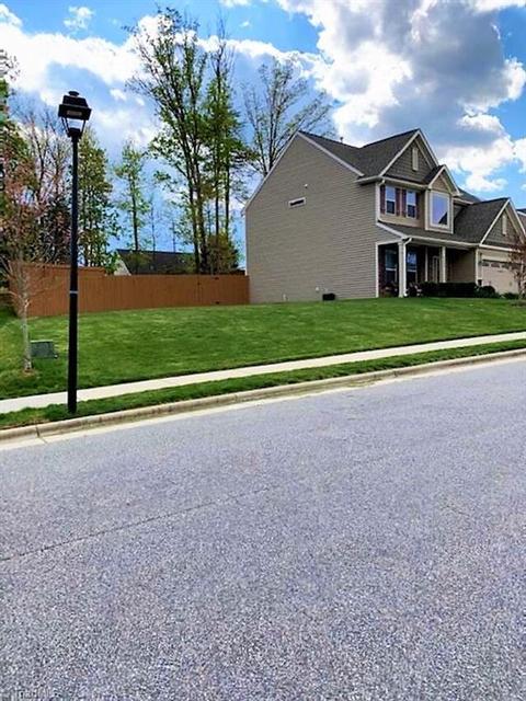 2484 Bearded Iris Ln, High Point, NC 27265 photo 3