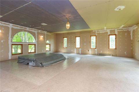 928 Sheffield Rd, Harmony, NC 28634 photo 9