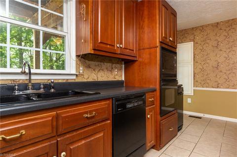 928 Sheffield Rd, Harmony, NC 28634 photo 6