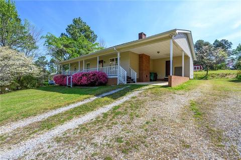 4340 Stone Ridge Dr, Trinity, NC 27370 photo 1