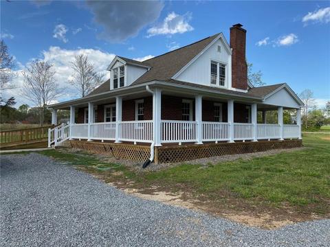 2876 Perch Rd, Pinnacle, NC 27043 photo 2