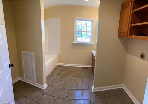 2876 Perch Rd, Pinnacle, NC 27043 photo 6