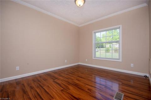 2921 Eagle Point Dr, Trinity, NC 27370 photo 12
