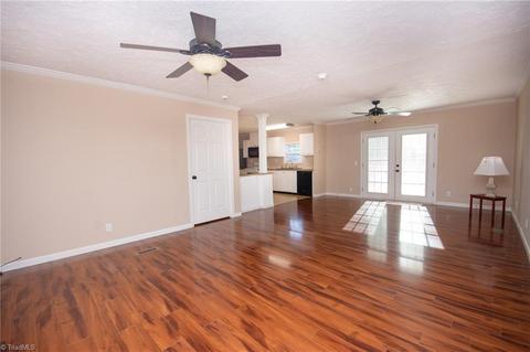 2921 Eagle Point Dr, Trinity, NC 27370 photo 5