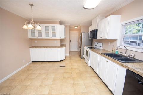 2921 Eagle Point Dr, Trinity, NC 27370 photo 7