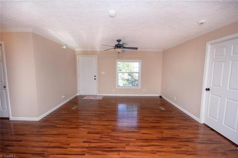 2921 Eagle Point Dr, Trinity, NC 27370 photo 17