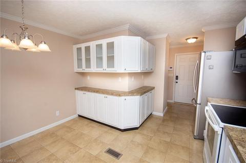 2921 Eagle Point Dr, Trinity, NC 27370 photo 8