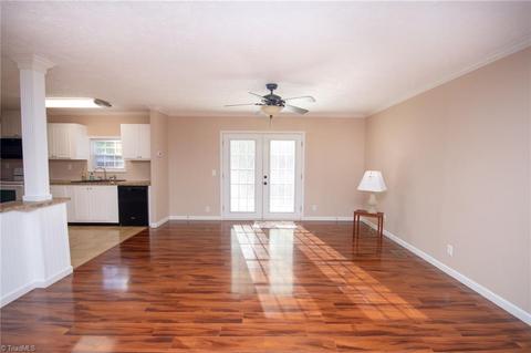 2921 Eagle Point Dr, Trinity, NC 27370 photo 9