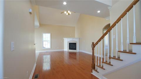 6689 Elm Hill Dr, Clemmons, NC 27012 photo 2