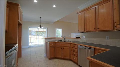 6689 Elm Hill Dr, Clemmons, NC 27012 photo 8