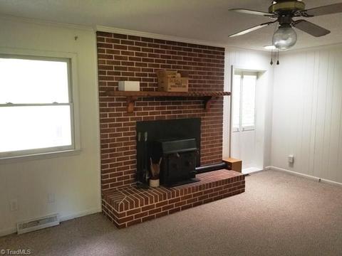 3910 Tanglebrook Rd, High Point, NC 27265 photo 3