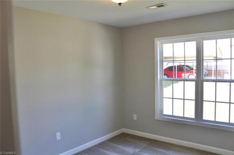 304 Wray St, Mayodan, NC 27027 photo 6