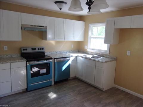 2139 Rivermeade Dr, High Point, NC 27265 photo 12