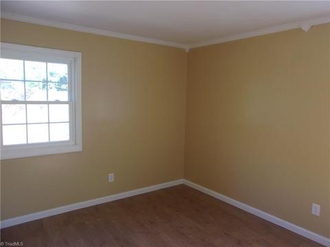 2139 Rivermeade Dr, High Point, NC 27265 photo 17