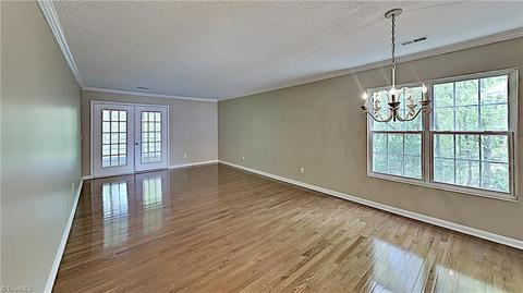 916 James Rd, High Point, NC 27265 photo 2