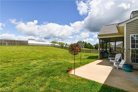 1231 Hampton Park Dr, High Point, NC 27265 photo 18