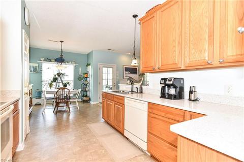1231 Hampton Park Dr, High Point, NC 27265 photo 7