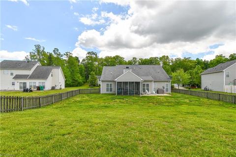 1231 Hampton Park Dr, High Point, NC 27265 photo 19