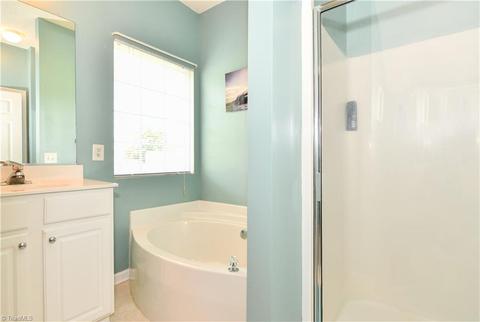 1231 Hampton Park Dr, High Point, NC 27265 photo 12