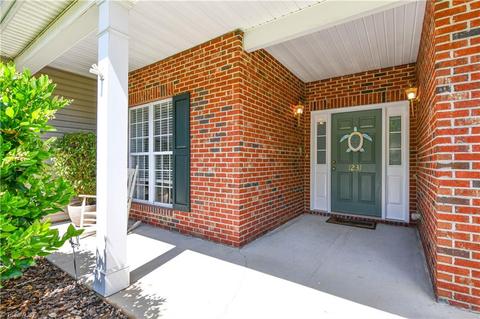 1231 Hampton Park Dr, High Point, NC 27265 photo 2