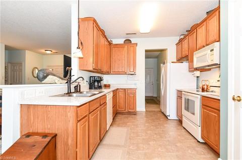 1231 Hampton Park Dr, High Point, NC 27265 photo 6
