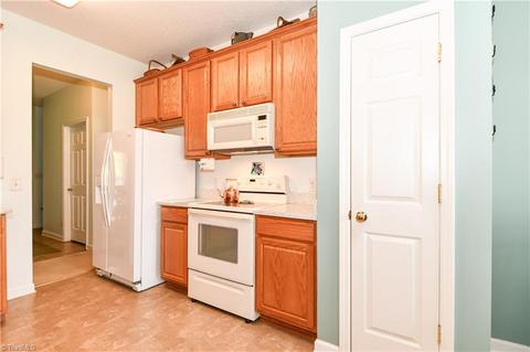 1231 Hampton Park Dr, High Point, NC 27265 photo 8