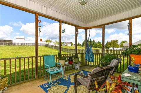 1231 Hampton Park Dr, High Point, NC 27265 photo 17