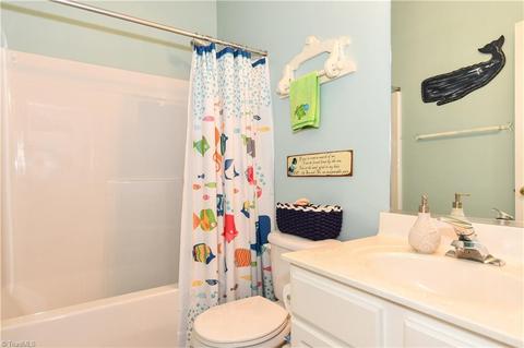 1231 Hampton Park Dr, High Point, NC 27265 photo 15