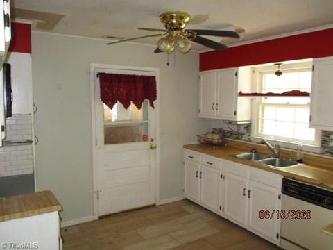 524 Mountainbrook Dr, King, NC 27021 photo 13