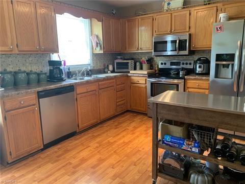 4463 Hunters Run, Trinity, NC 27370 photo 6