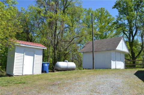 647 Lowe Rd, Madison, NC 27025 photo 22