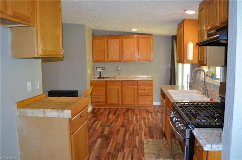 647 Lowe Rd, Madison, NC 27025 photo 5