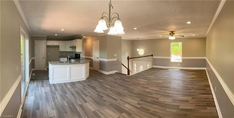 1601 Oberlin Dr, High Point, NC 27265 photo 4