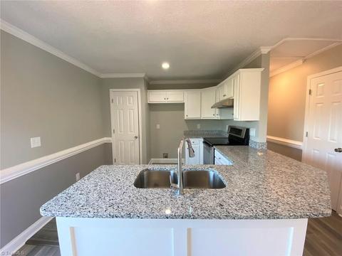 1601 Oberlin Dr, High Point, NC 27265 photo 8