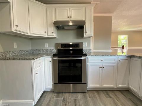 1601 Oberlin Dr, High Point, NC 27265 photo 7