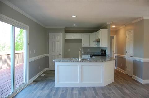 1601 Oberlin Dr, High Point, NC 27265 photo 5