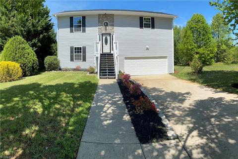 1601 Oberlin Dr, High Point, NC 27265 photo 1