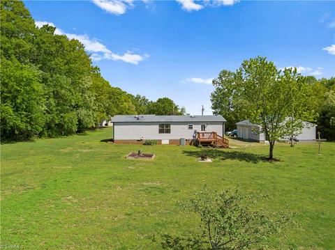 310 Butler Mill Rd, Harmony, NC 28634 photo 5