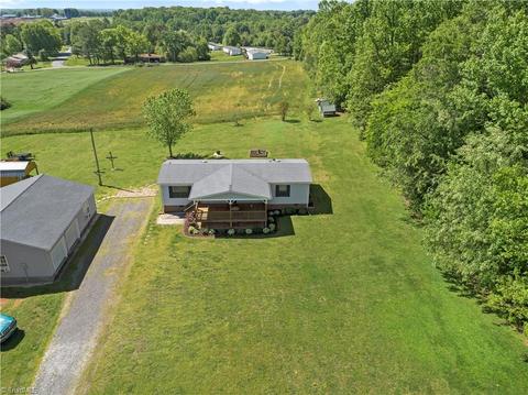 310 Butler Mill Rd, Harmony, NC 28634 photo 2