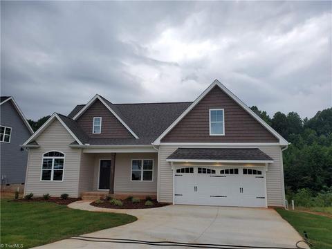 6700 Bellawood Dr, Trinity, NC 27370 photo 1
