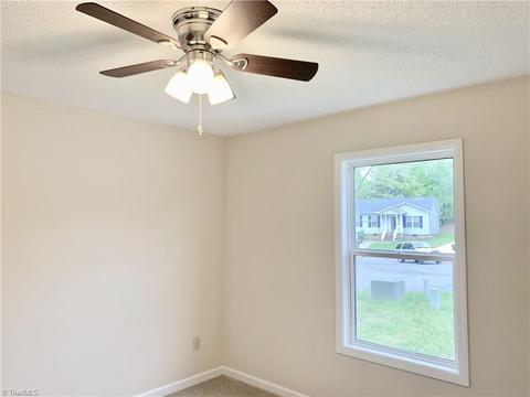 2706 Reginald Ct, High Point, NC 27260 photo 21