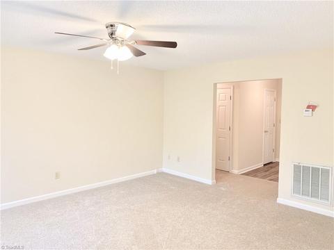 2706 Reginald Ct, High Point, NC 27260 photo 4