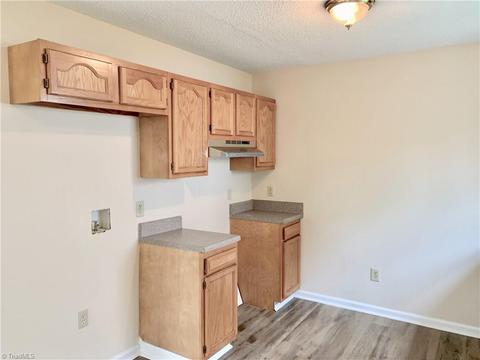 2706 Reginald Ct, High Point, NC 27260 photo 9