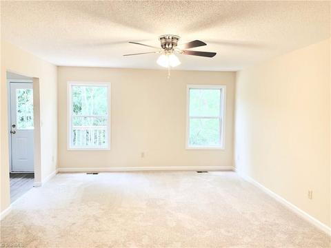 2706 Reginald Ct, High Point, NC 27260 photo 2