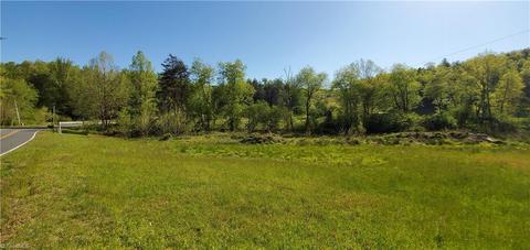 571 Big Ivy Rd, Purlear, NC 28665 photo 4