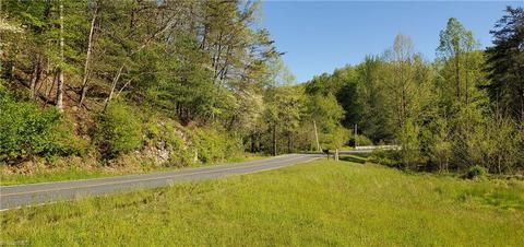 571 Big Ivy Rd, Purlear, NC 28665 photo 3