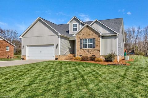 6848 Wheatmore Ct, Trinity, NC 27370 photo 1