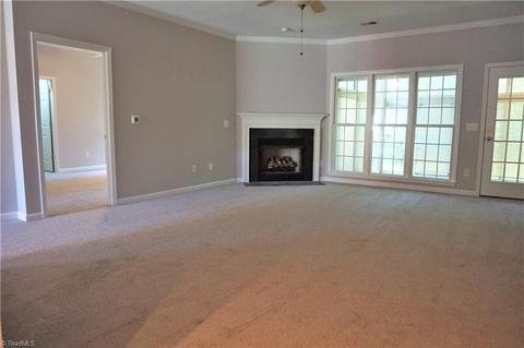 406 Northbridge Dr, High Point, NC 27265 photo 8